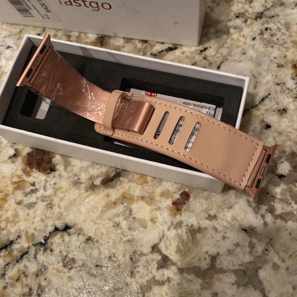 Rose pink Apple Watch band. - Picture 3 of 5